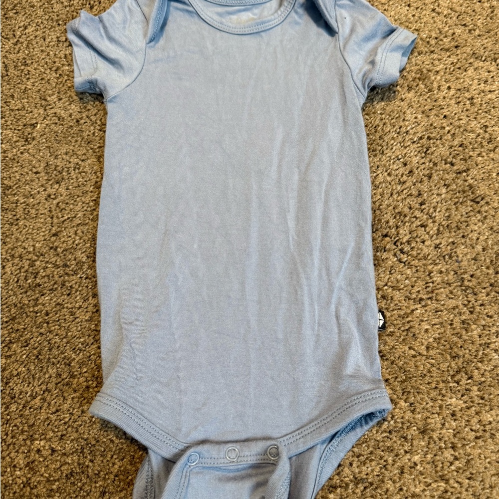 Kyte Baby short sleeve bodysuit bundle - Picture 5 of 9